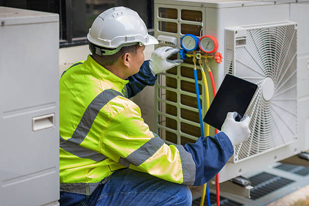 Professional Hvac Installation technician working in New Douglas, IL